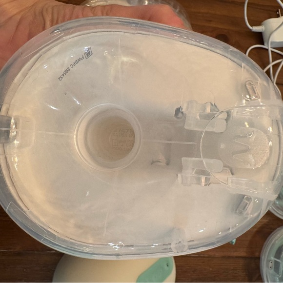 • Willow 3.0 • 3rd generation portable pump 24mm reusable containers and 52 bags - Picture 7 of 13